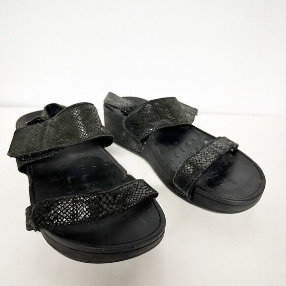 Vionic Bolinas Black Snake Embossed Slingback Wedge Women's Sandals Sz 6 - Picture 1 of 10